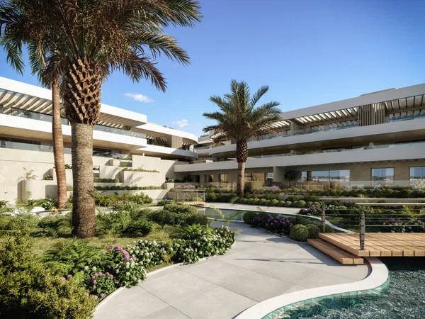 Elegant apartment with private solarium in El Campanario, Estepona