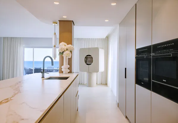Impressive penthouse in Dominion beach with direct sea access, New Golden Mile, Estepona