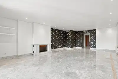 Elegant beachfront apartment with private terrace in Los Monteros, Marbella