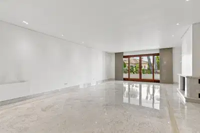 Elegant beachfront apartment with private terrace in Los Monteros, Marbella