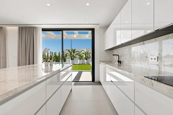 Contemporary Villa with Sea Views in El Limonar, Málaga Este