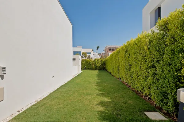 Contemporary Villa with Sea Views in El Limonar, Málaga Este