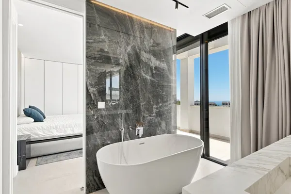Contemporary Villa with Sea Views in El Limonar, Málaga Este