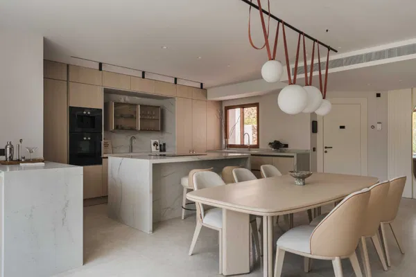 Exclusive penthouse ground floor with a private garden in Alcores del Golf, Nueva Andalucía