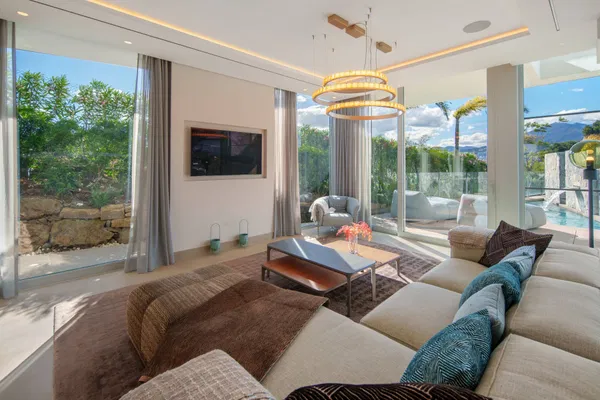 Modern luxury villa with panoramic views in Nueva Andalucía, Marbella
