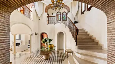 A distinguished Mediterranean villain Sierra Blanca, Marbella