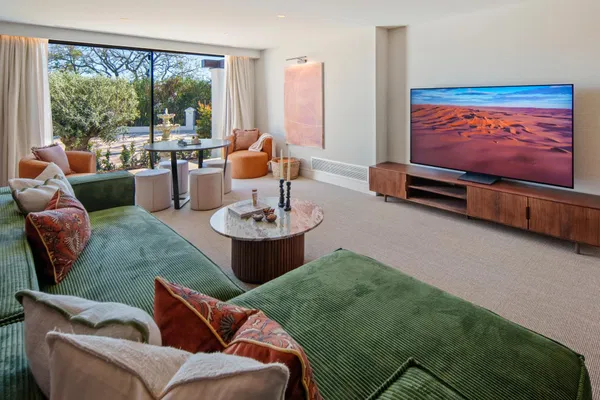 Remarkable frontline golf villa in La Cerquilla, Nueva Andalucía