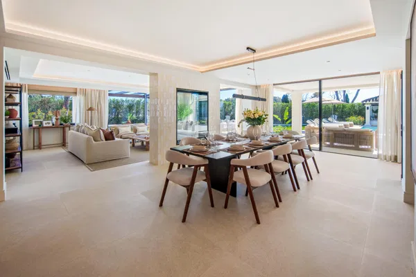 Remarkable frontline golf villa in La Cerquilla, Nueva Andalucía