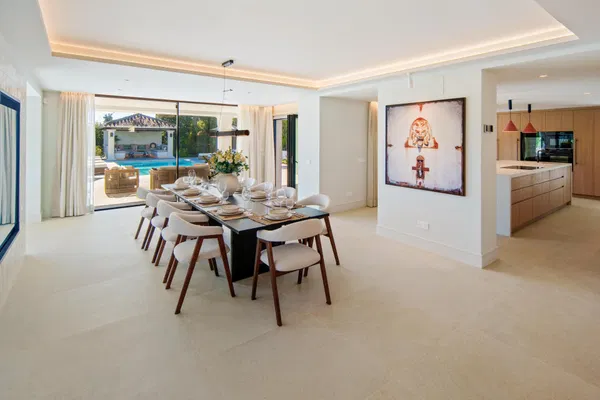 Remarkable frontline golf villa in La Cerquilla, Nueva Andalucía