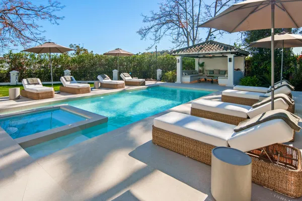 Remarkable frontline golf villa in La Cerquilla, Nueva Andalucía