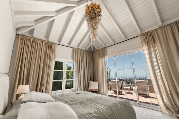 A beautifully reimagined andalusian residence with panoramic Mediterranean views, La Heredia, Benahavís