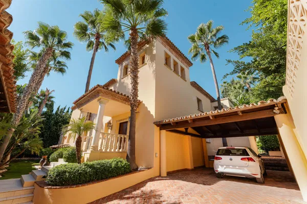 Elegant Mediterranean villa in Nueva Andalucía, Marbella