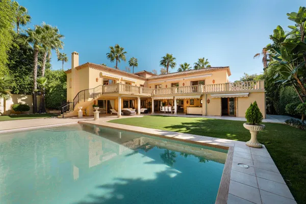 Elegant Mediterranean villa in Nueva Andalucía, Marbella