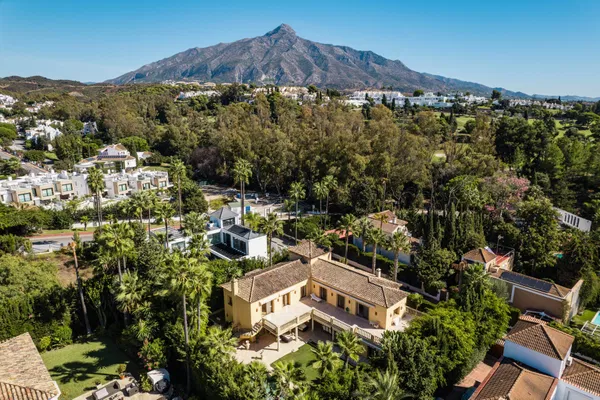 Elegant Mediterranean villa in Nueva Andalucía, Marbella