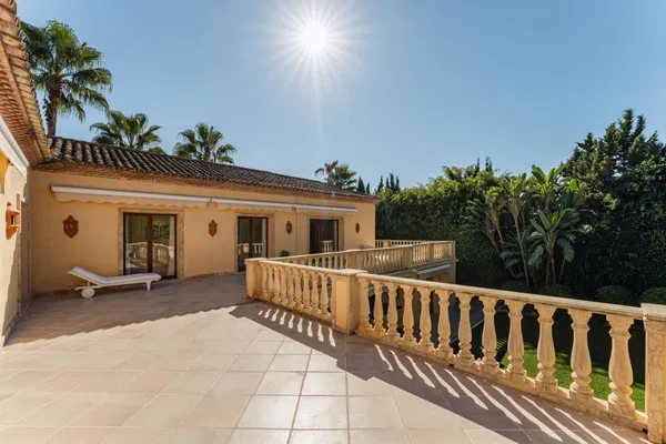 Elegant Mediterranean villa in Nueva Andalucía, Marbella