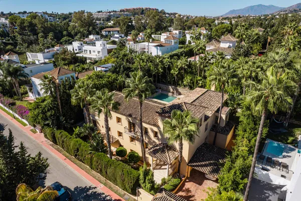 Elegant Mediterranean villa in Nueva Andalucía, Marbella