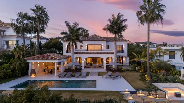 Modern andalusian villa with panoramic sea views in Los flamingos, Benahavís
