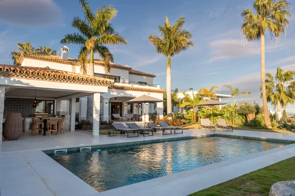 Modern andalusian villa with panoramic sea views in Los flamingos, Benahavís
