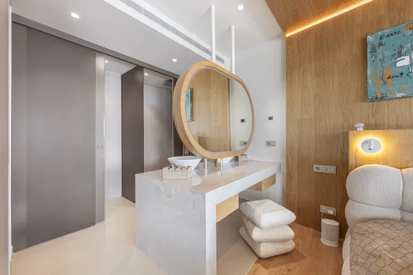 Elegant ground floor apartment with expansive terrace in South Residences, Higuerón Resort