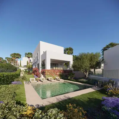 Sophisticated villa in a prestigious golf setting in La Reserva, Sotogrande