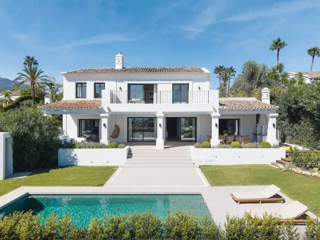 Refined contemporary living with sea views in Los Naranjos, Nueva Andalucía