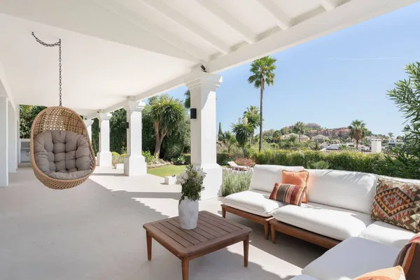 Refined contemporary living with sea views in Los Naranjos, Nueva Andalucía