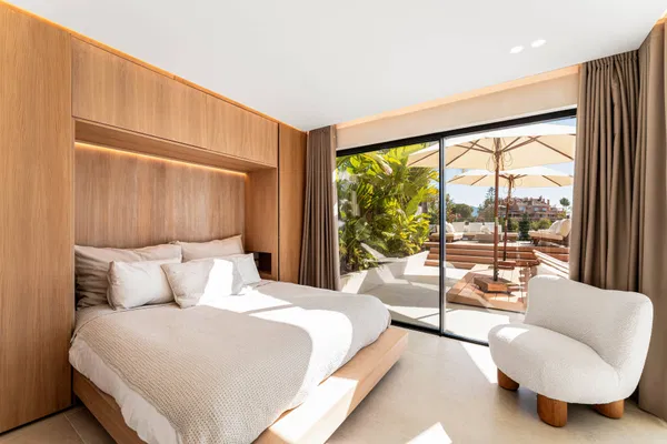 Elegant Scandinavian villa overlooking La Concha and the Mediterranean, Nueva Andalucia, Marbella