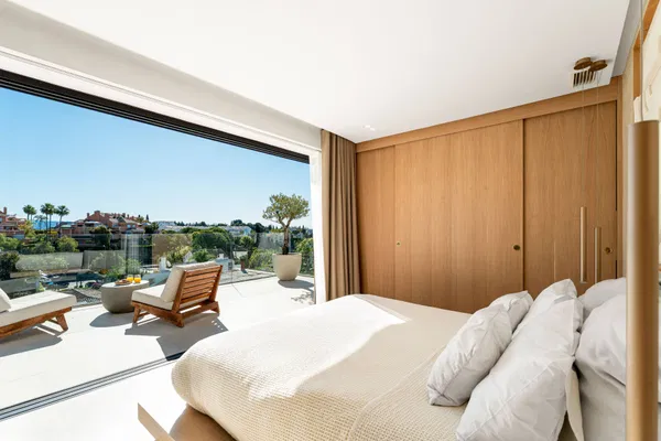 Elegant Scandinavian villa overlooking La Concha and the Mediterranean, Nueva Andalucia, Marbella