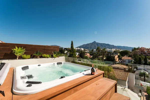 Elegant Scandinavian villa overlooking La Concha and the Mediterranean, Nueva Andalucia, Marbella