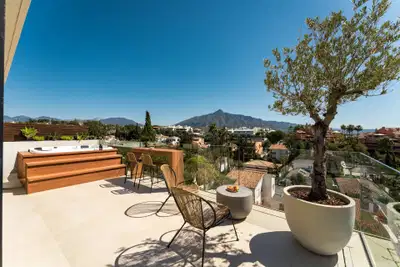 Elegant Scandinavian villa overlooking La Concha and the Mediterranean, Nueva Andalucia, Marbella