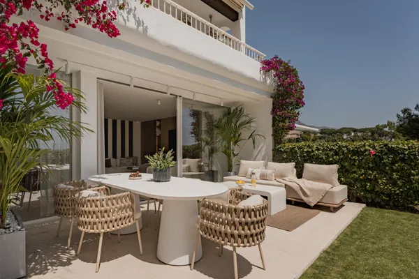 Contemporary ground floor residence in Aloha, Nueva Andalucía