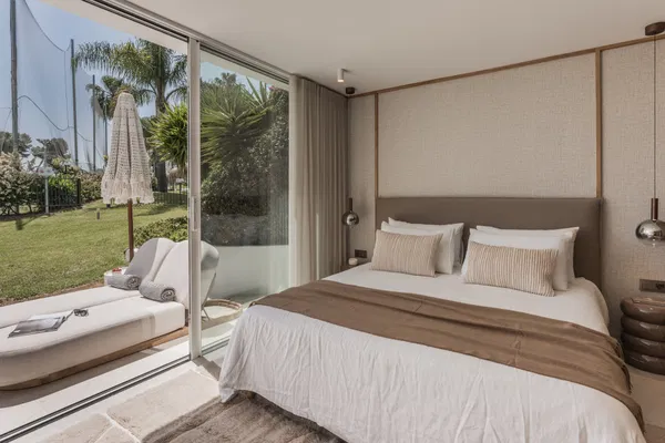 Contemporary ground floor residence in Aloha, Nueva Andalucía