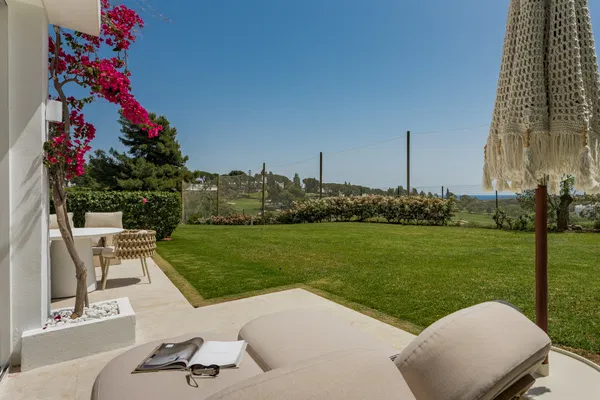 Contemporary ground floor residence in Aloha, Nueva Andalucía