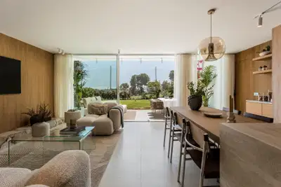 Contemporary ground floor residence in Aloha, Nueva Andalucía