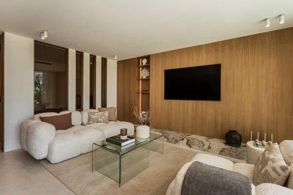 Contemporary ground floor residence in Aloha, Nueva Andalucía