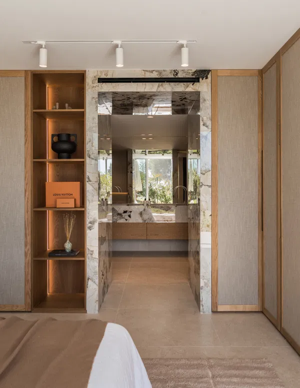 Contemporary ground floor residence in Aloha, Nueva Andalucía