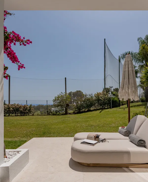 Contemporary ground floor residence in Aloha, Nueva Andalucía
