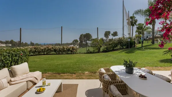 Contemporary ground floor residence in Aloha, Nueva Andalucía