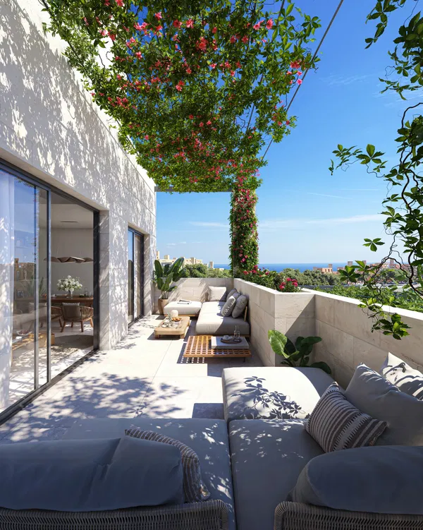 Elegant residence with private garden, New Golden Mile, Estepona