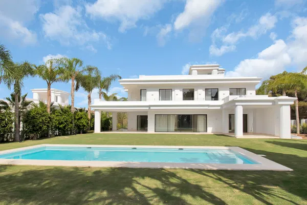 Sophisticated Villa in Las Lomas del Marbella Club, Marbella Golden Mile
