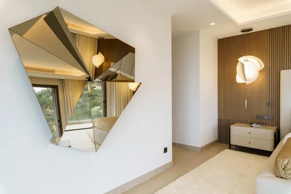 A luxury retreat in the mountains of Benahavís with sea views
