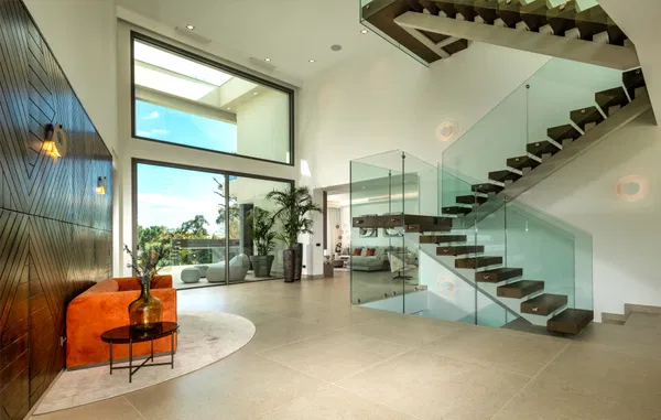 A luxury retreat in the mountains of Benahavís with sea views