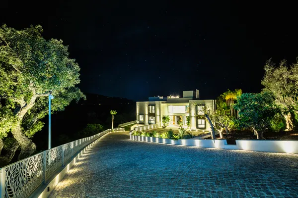 A luxury retreat in the mountains of Benahavís with sea views