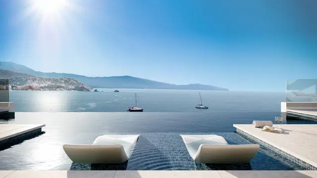 Spectacular villas by the marina in La Herradura