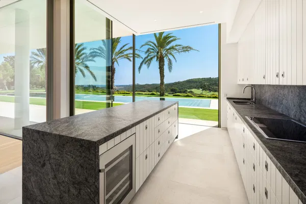 Luxury villa next to golf course in Finca Cortesín