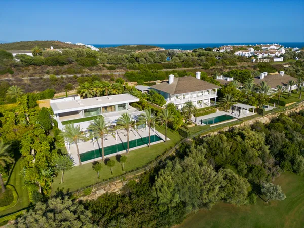 Contemporary villa next to the golf course, Finca Cortesín