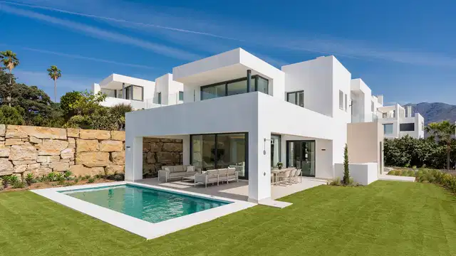 A new collection of 10 stunning villas in Estepona