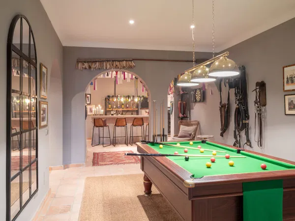 Wonderful luxury villa in the countryside with Andalusian flair, El Madroñal, Benahavis