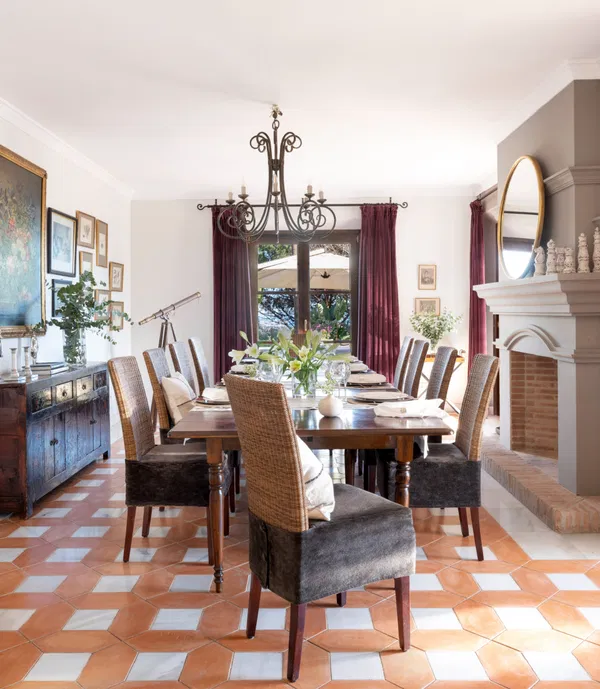 Wonderful luxury villa in the countryside with Andalusian flair, El Madroñal, Benahavis