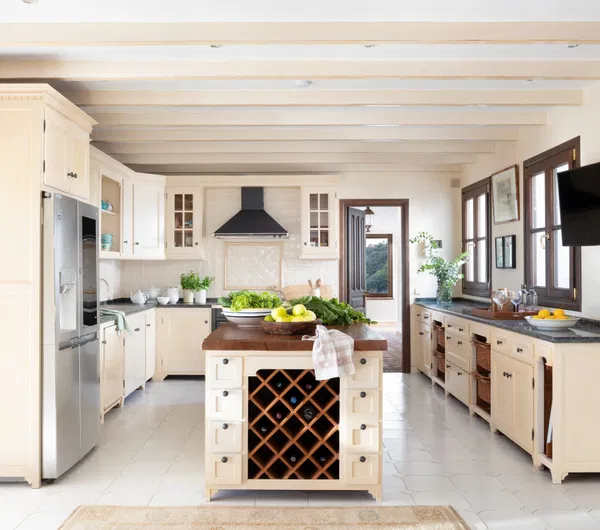 Wonderful luxury villa in the countryside with Andalusian flair, El Madroñal, Benahavis